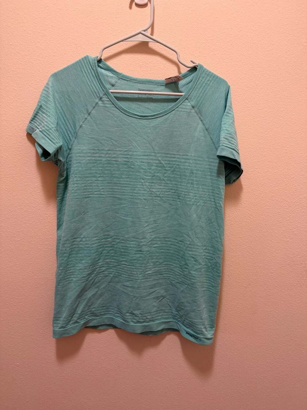 Patagonia Women's Gatewood Short Sleeve Top Size L Green Striped Athletic Shirt